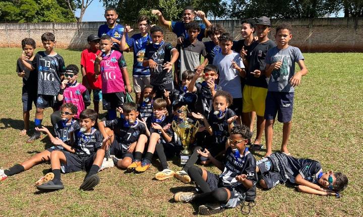 Conveniência Lopes é campeã do Campeonato de Verão Regional de Futebol Society Sub-11