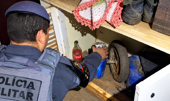 Força Tática prende homem e apreende adolescente por tráfico de drogas em Andradina (SP)