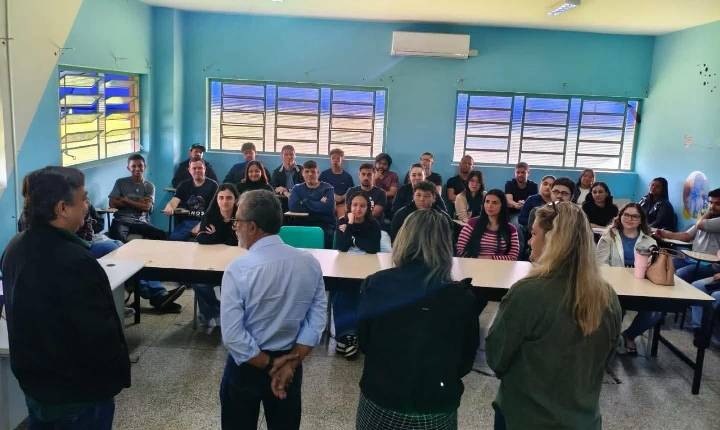 Governo municipal dá posse a 31 novos servidores em Castilho (SP)