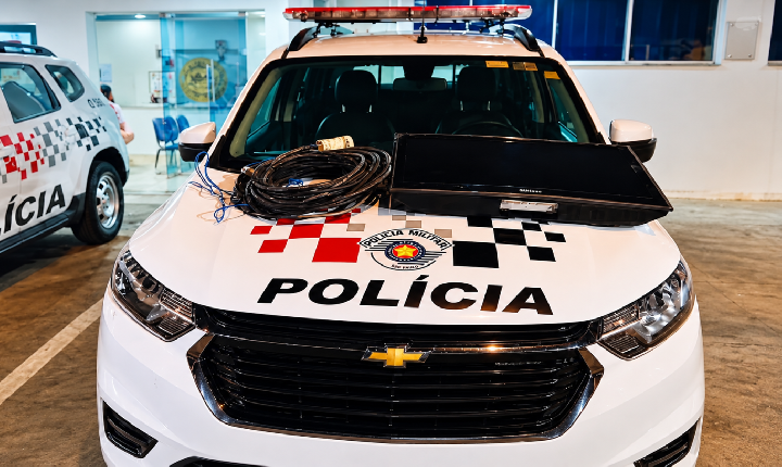 Homem e mulher são presos após arrombar porta de casa e furtar objetos em Pereira Barreto (SP)