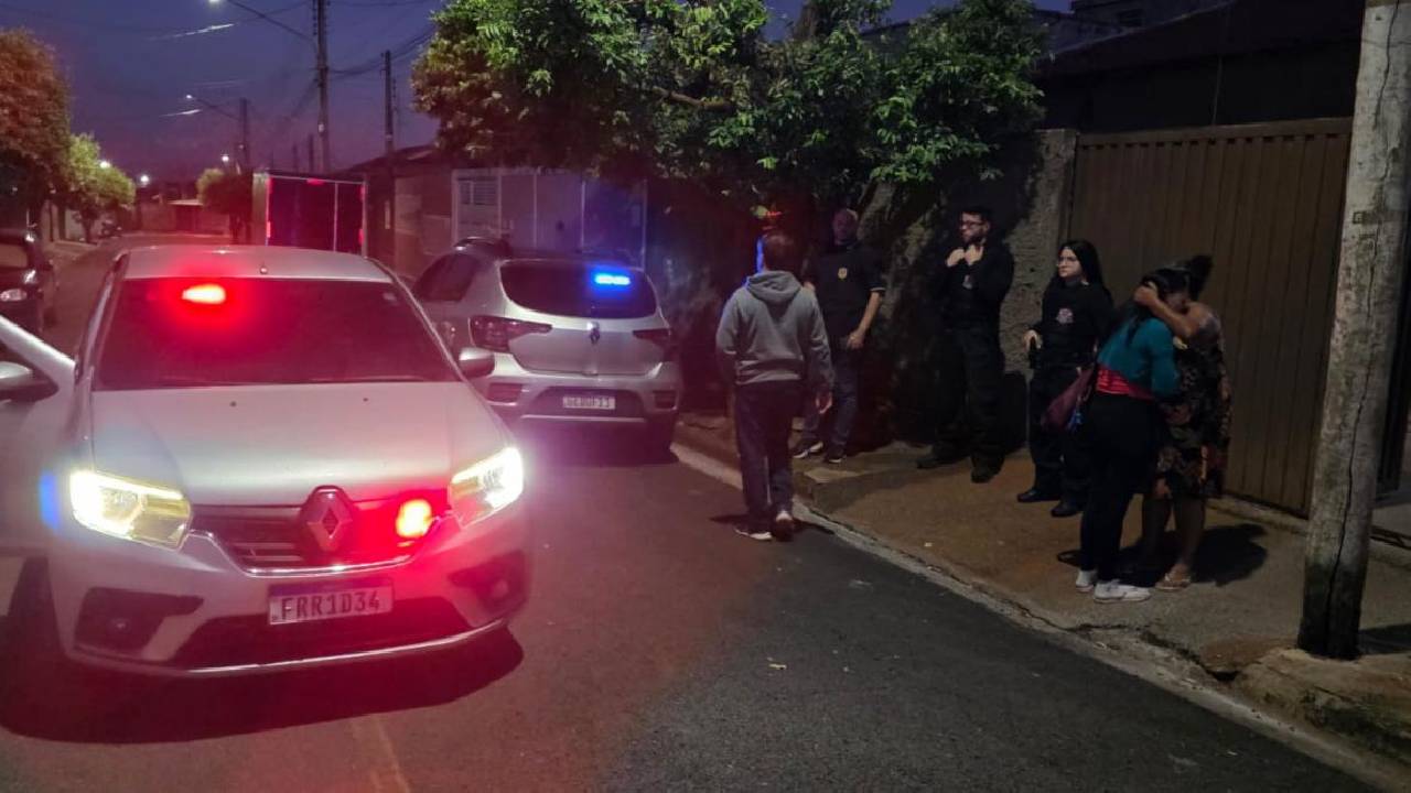 Operação policial em Castilho (SP) cumpre mandado de prisão e de busca e apreensão contra mulher envolvida em grupo criminoso