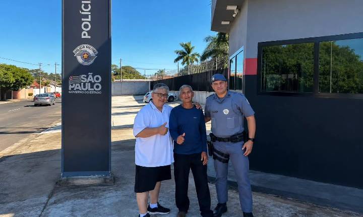 Polícia Militar localiza proprietário e devolve carteira perdida com apoio de morador em Andradina (SP)