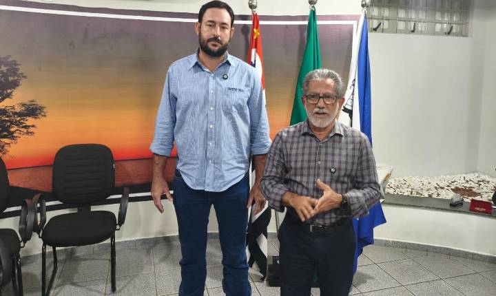 Prefeito de Castilho, Paulo Boaventura, transmite cargo ao vice e anuncia mudanças no secretariado