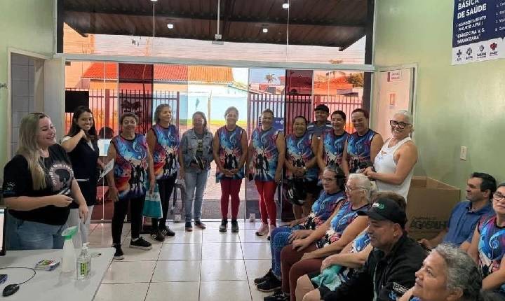 Profissionais de saúde orientam pacientes sobre os riscos do tabagismo em ação no CIS de Castilho (SP)