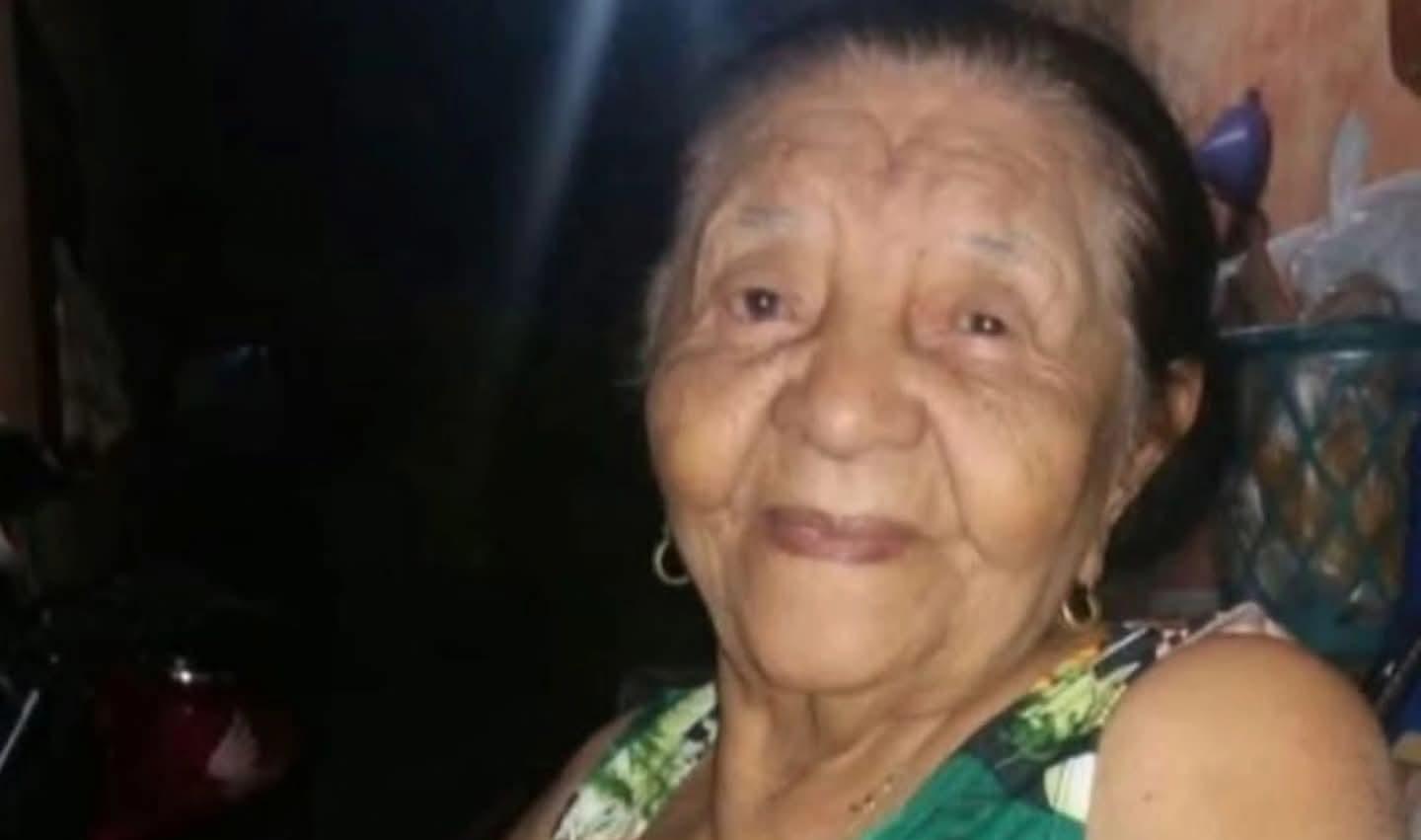 Castilho se despede da dona Dina, aos 98 anos