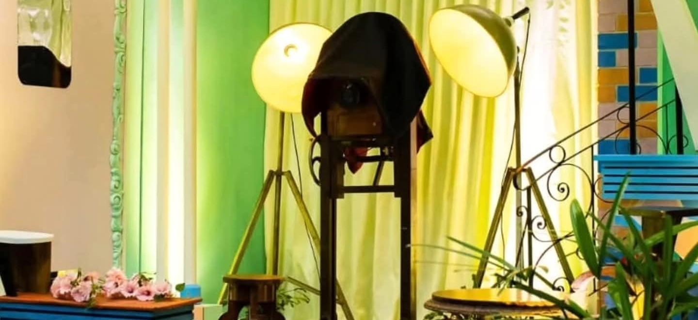Castilho é presenteado com cenário de Paulo Mizushima