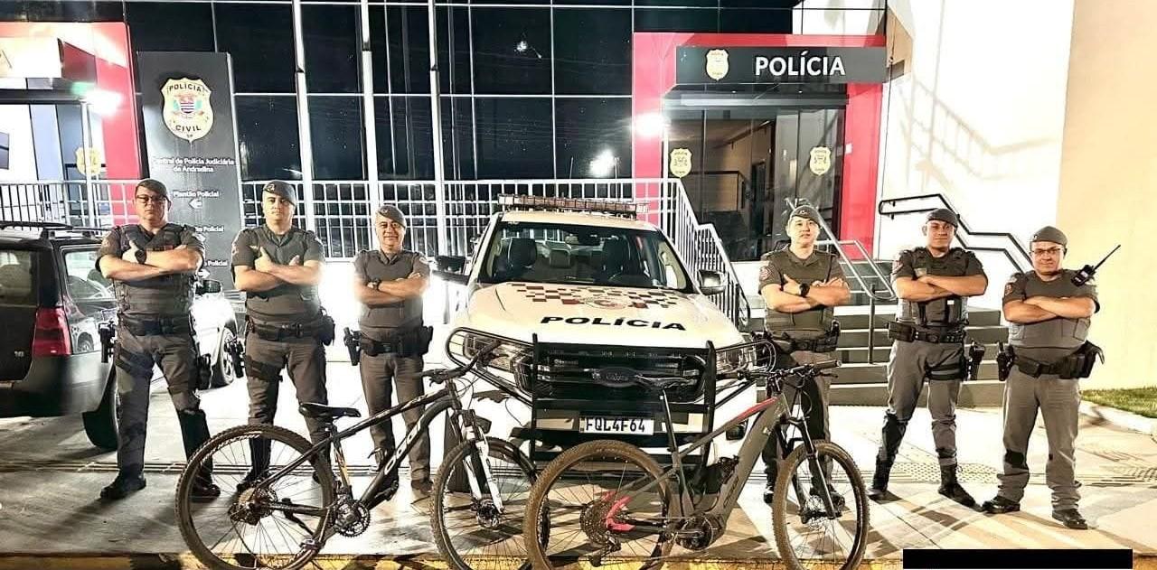 Dupla é presa por furto de bateria de carro e de  bicicletas após rápida ação da PM em Andradina (SP)