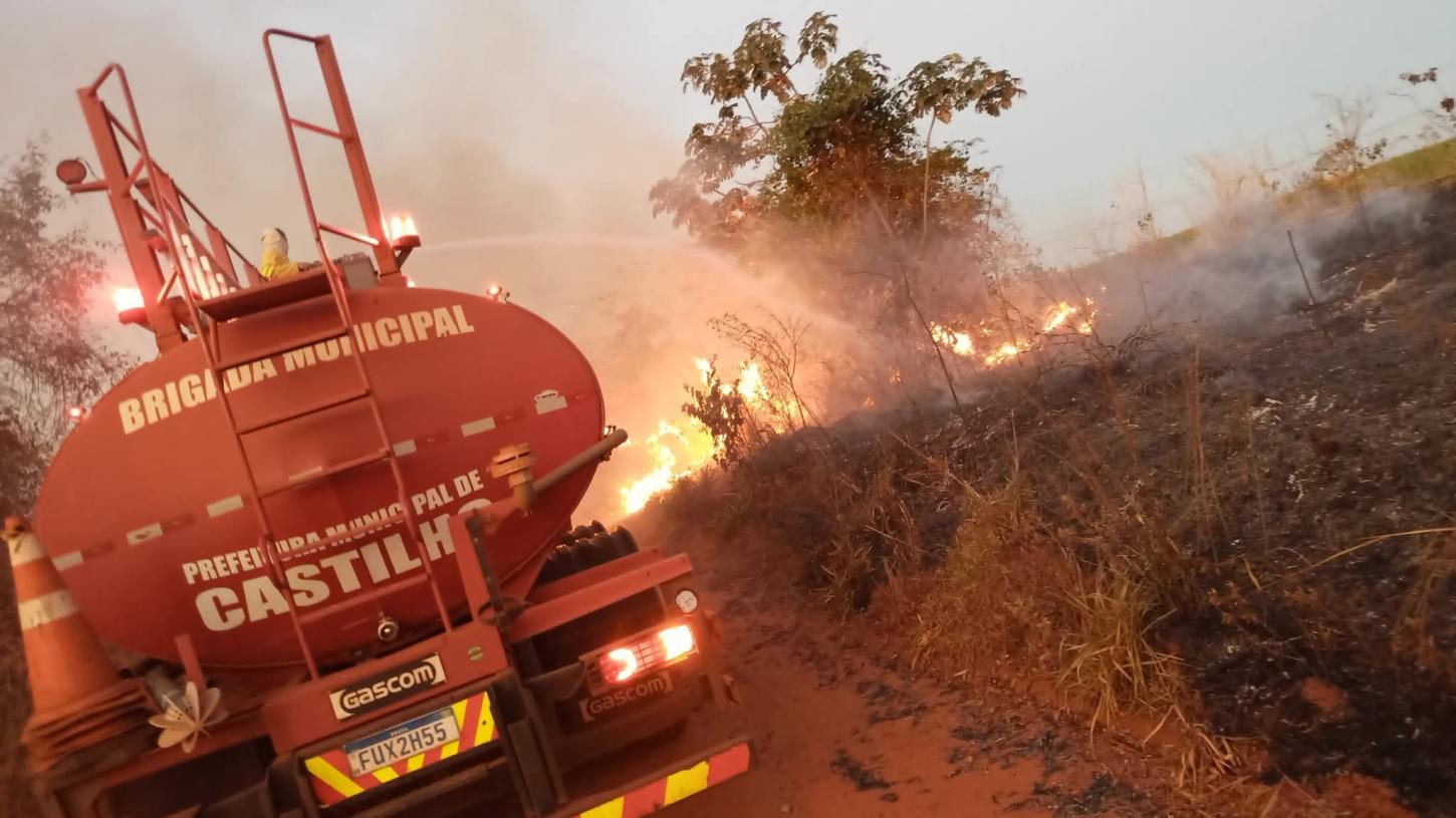 Brigada Municipal desmente boato de caminhão vazio em incêndio a residência em Castilho (SP)