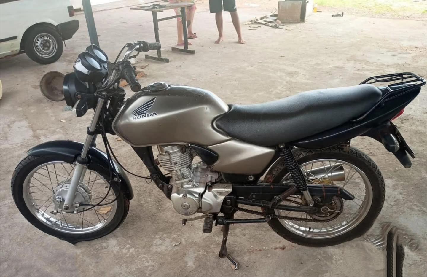 Moto furtada é localizada na Vila Botega em Andradina (SP)