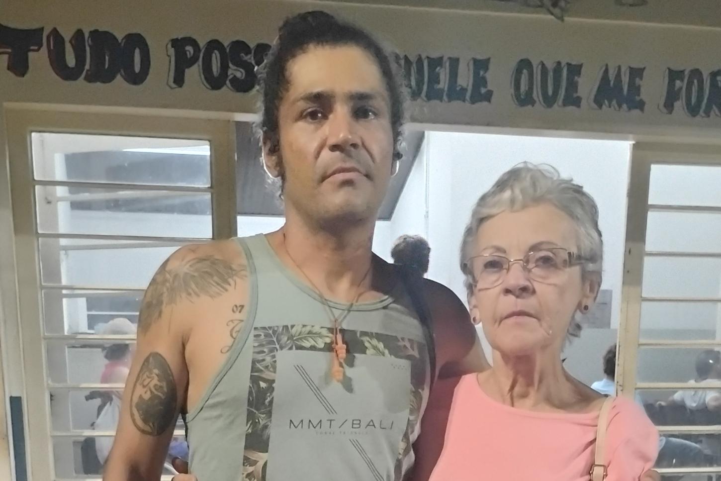 Emoção: Mãe castilhense reencontra filho que estava desaparecido em Mato Grosso do Sul