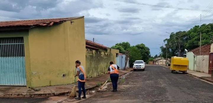 Secretaria de Obras de Castilho (SP) continua com os trabalhos de limpeza no município