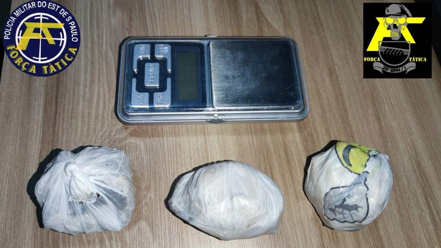 Força Tática prende dupla por tráfico de drogas no bairro Benfica, em Andradina (SP)
