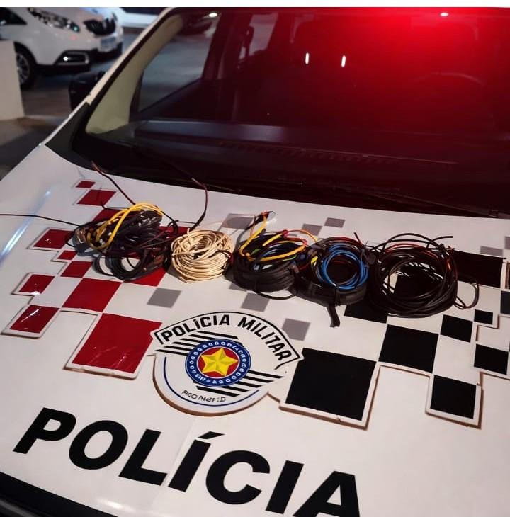 Homem é preso por furto de fiações de iluminação pública e porte de drogas em Andradina (SP)