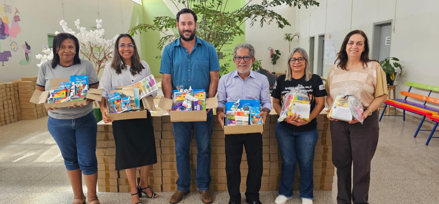 Prefeito Paulo Boaventura garante entrega de kits escolares na 1ª semana do ano letivo em Castilho