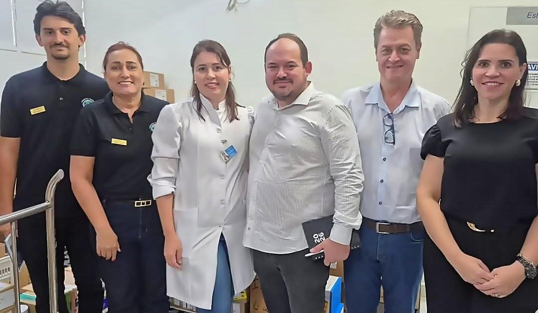 Secretários de Saúde de Guaraçaí e Castilho visitam Centro de Distribuição de Medicamentos da DRS de Araçatuba