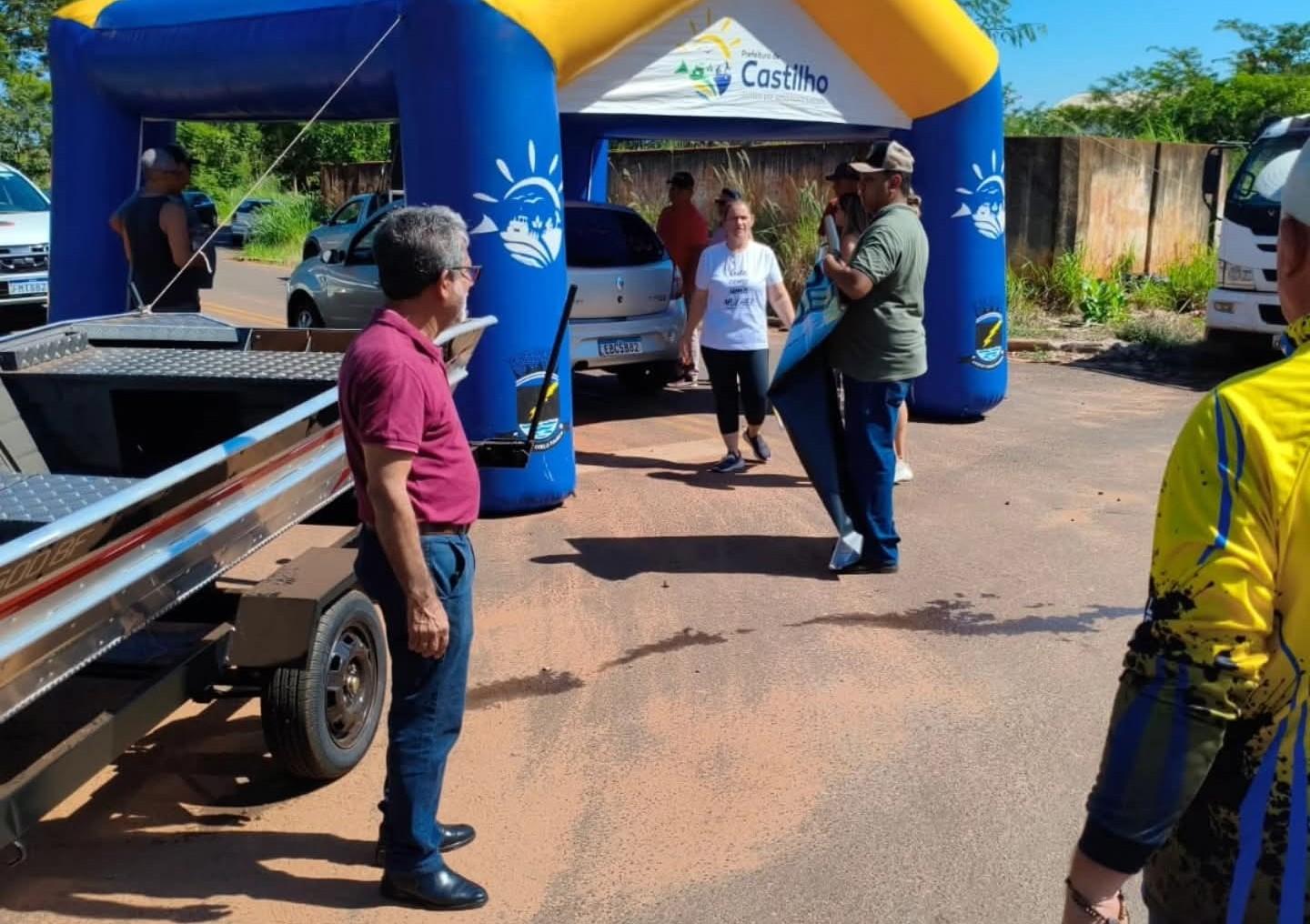 Pedágio e carreata movimentam Castilho na divulgação do Torneio de Pesca