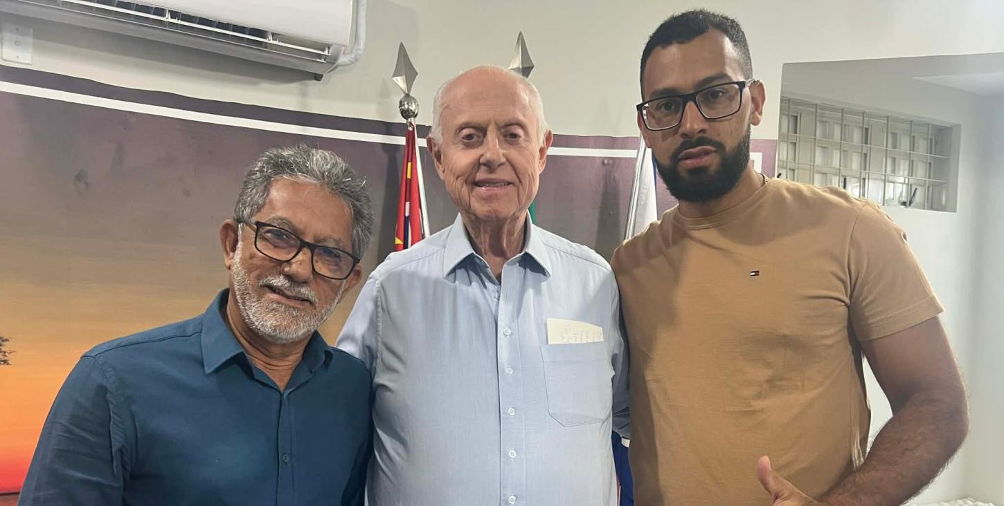 Deputado Estadual Barros Munhoz se encontra com o prefeito Paulo Boaventura e com o vereador João do Espeto em Castilho (SP)