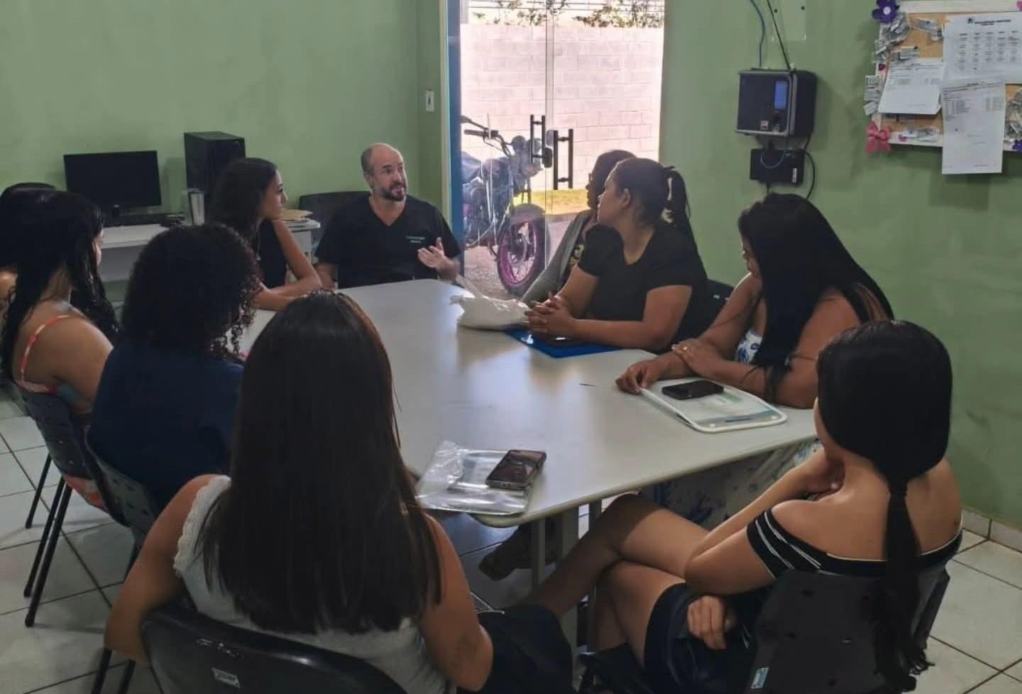 Curso de Gestantes da UBS Alípio promove palestra sobre tipos de parto e cuidados durante a gestação