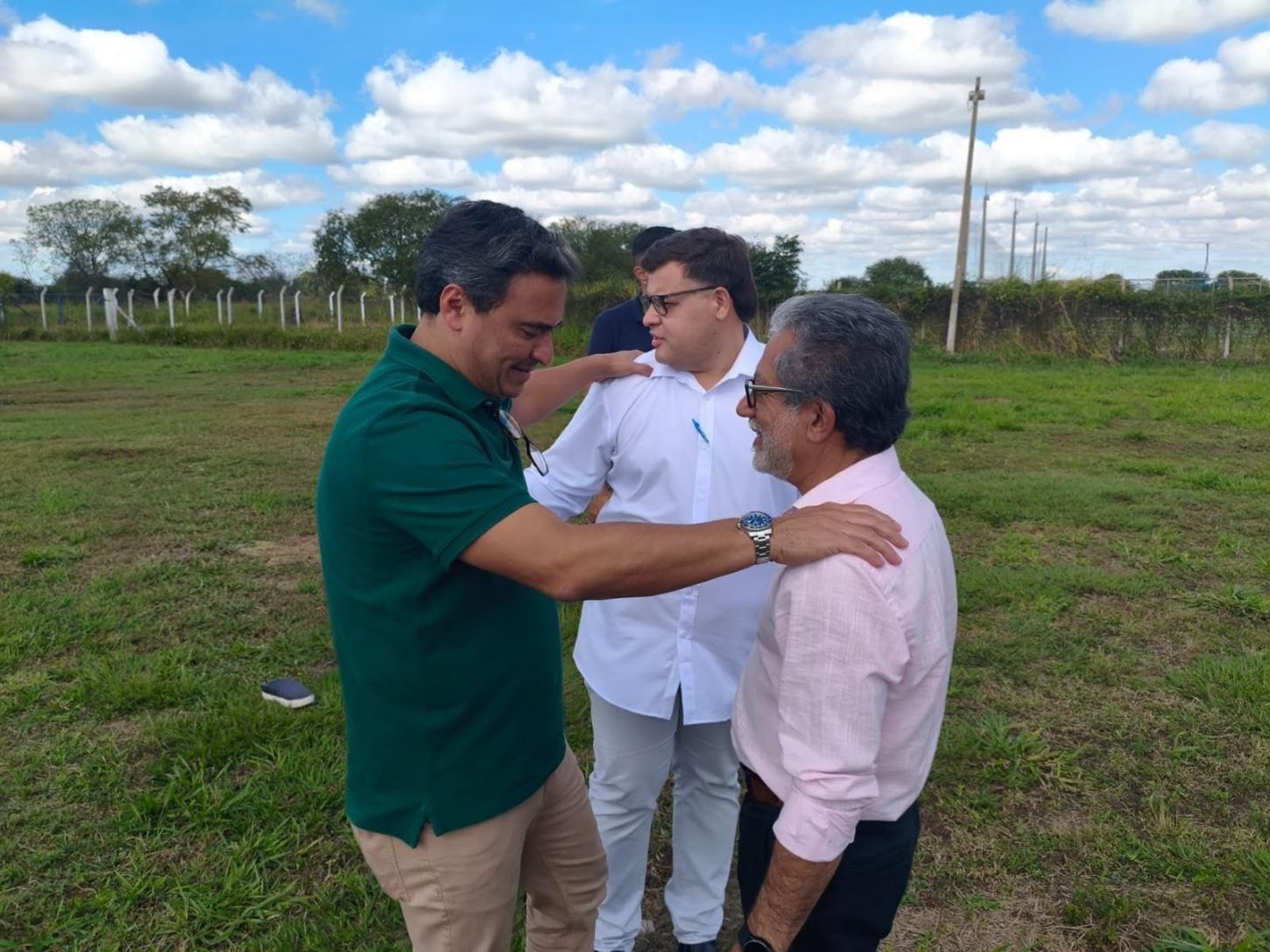 Deputado Federal Maurício Neves é recebido por autoridades em Castilho (SP)