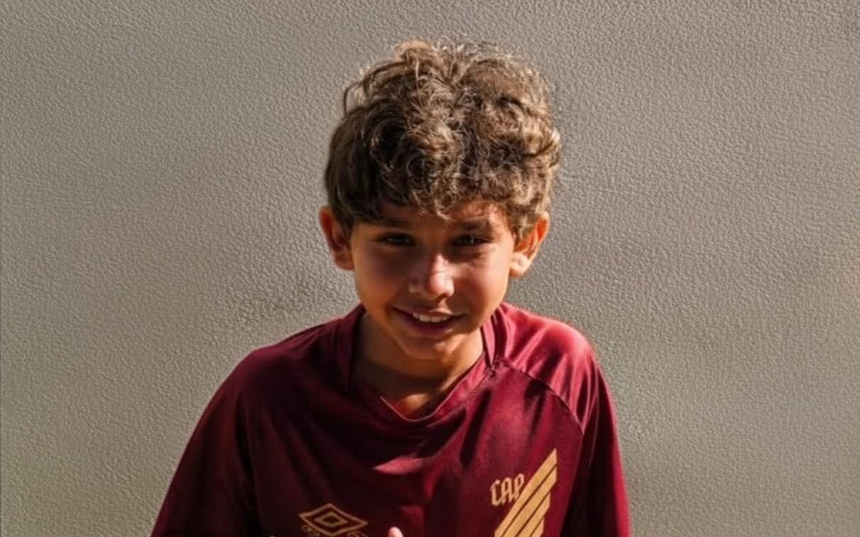 Jovem talento de Castilho (SP) é avaliado pelo Athlético Paranaense em Curitiba (PR)