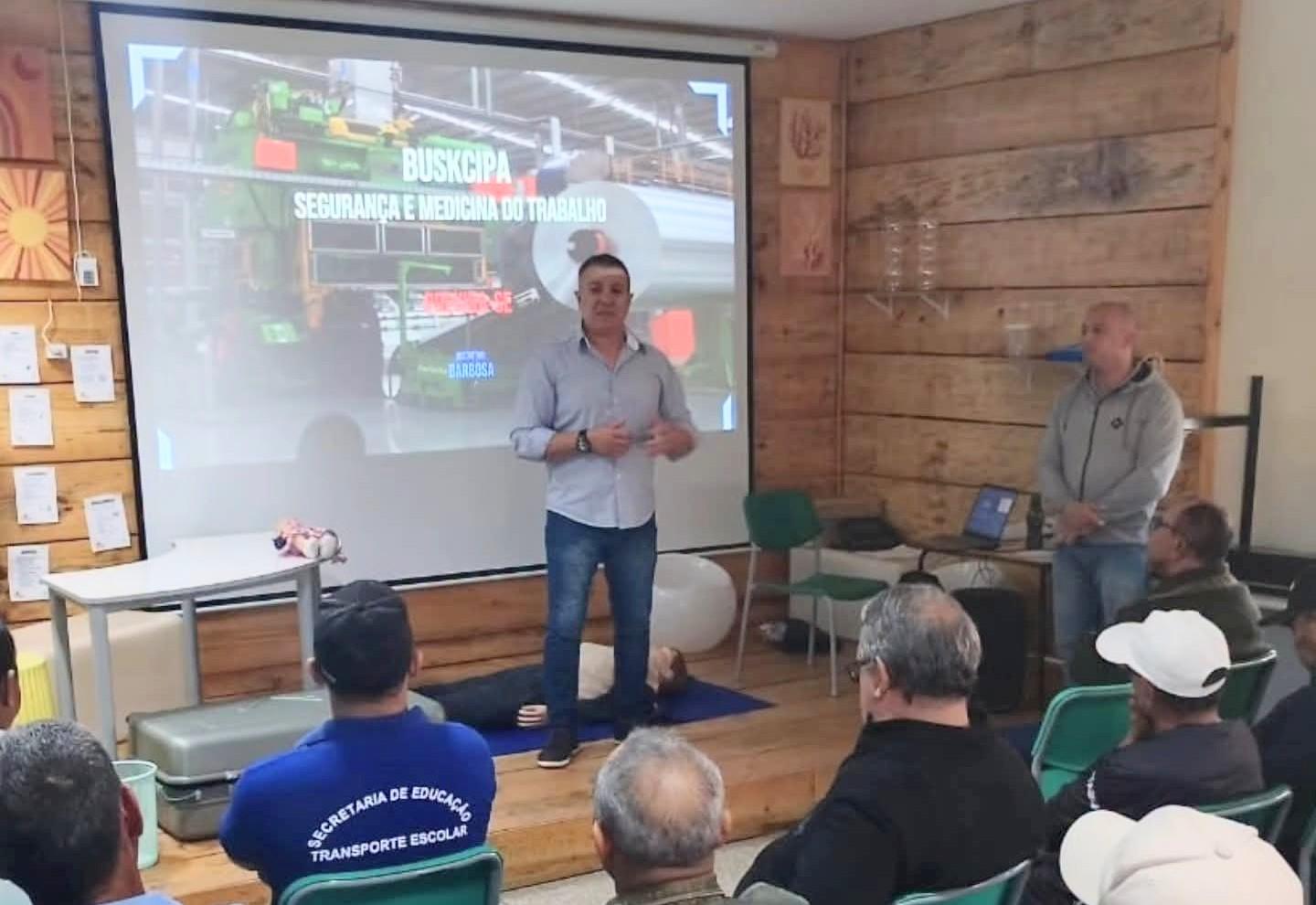 Capacitação prepara motoristas do transporte escolar para o retorno às aulas em Castilho (SP)  