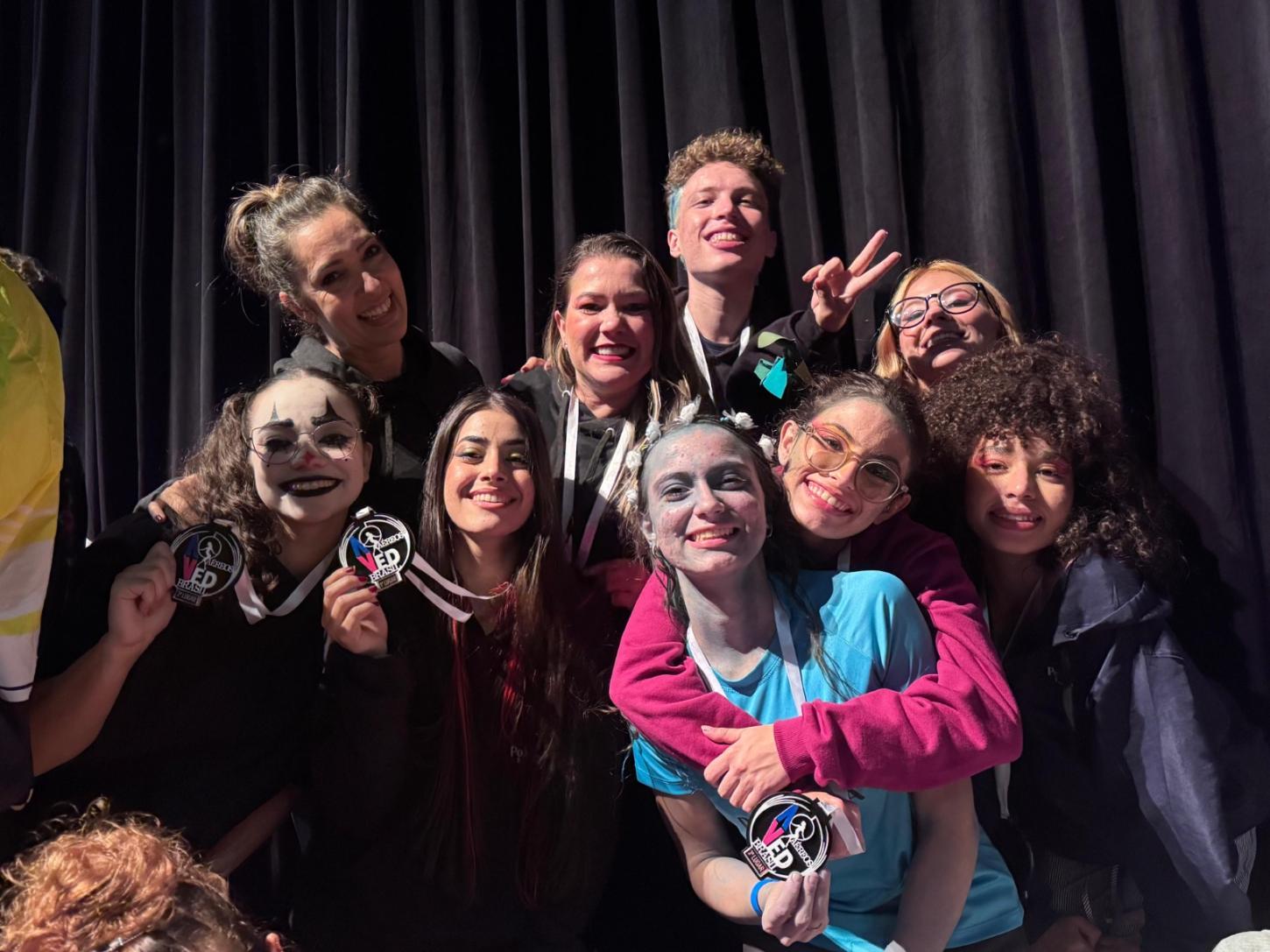 Com banca de jurados do Cirque du Soleil, atletas de Andradina conquistam pódio em grande festival de artes aéreas