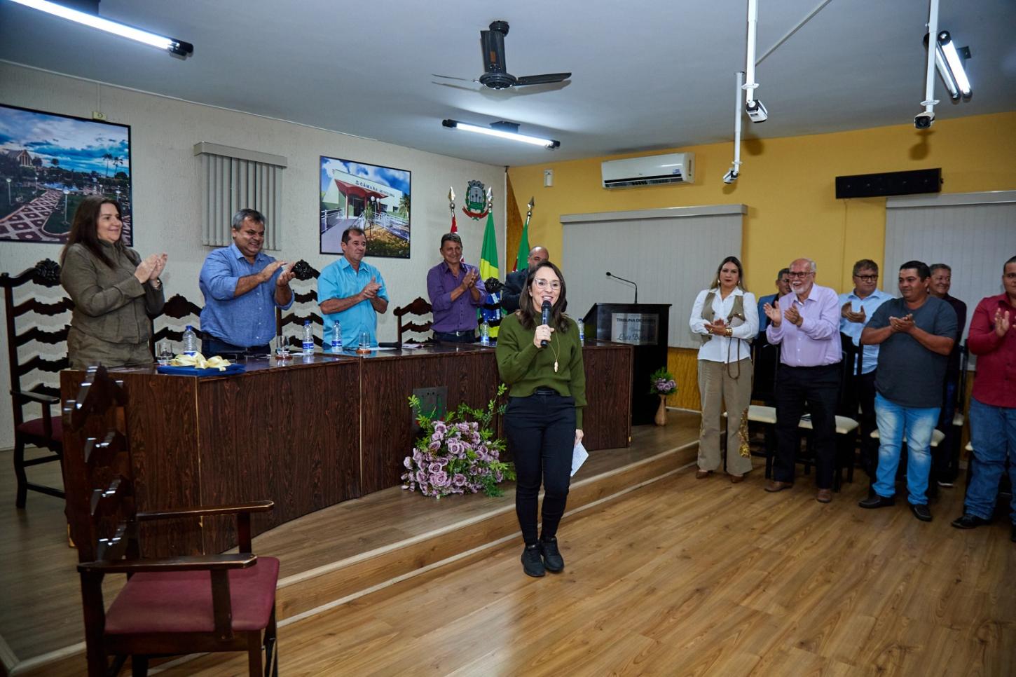 Em noite de homenagens, Deputada Federal Renata Abreu (Podemos) recebe o Título de Cidadã de Murutinga do Sul (SP)