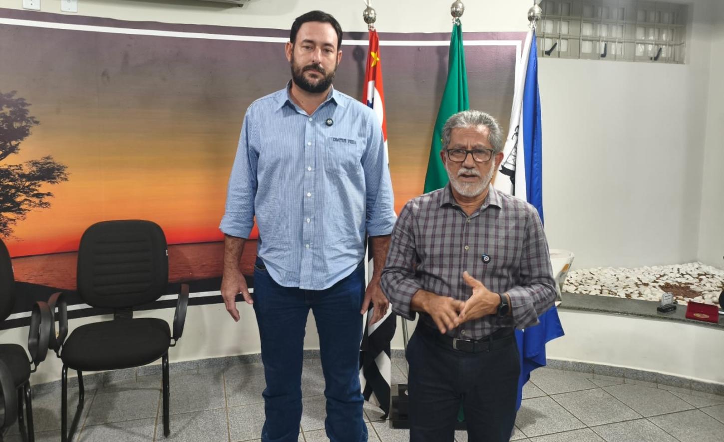 Prefeito de Castilho, Paulo Boaventura, transmite cargo ao vice e anuncia mudanças no secretariado