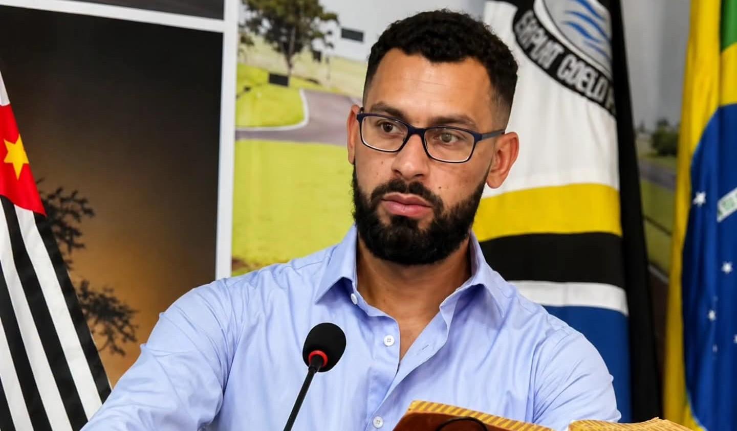 João do Espeto cobra informações sobre adesão ao programa Bolsa Estágio do Ensino Médio