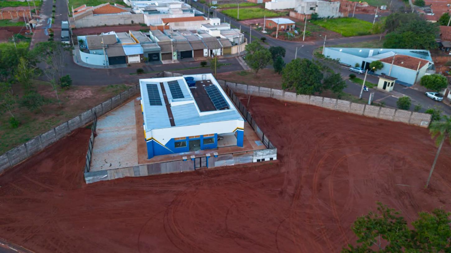 UBS Dr. Antônio entra na reta final e terá praça com jardins, bancos e estacionamento para a população em Castilho (SP)