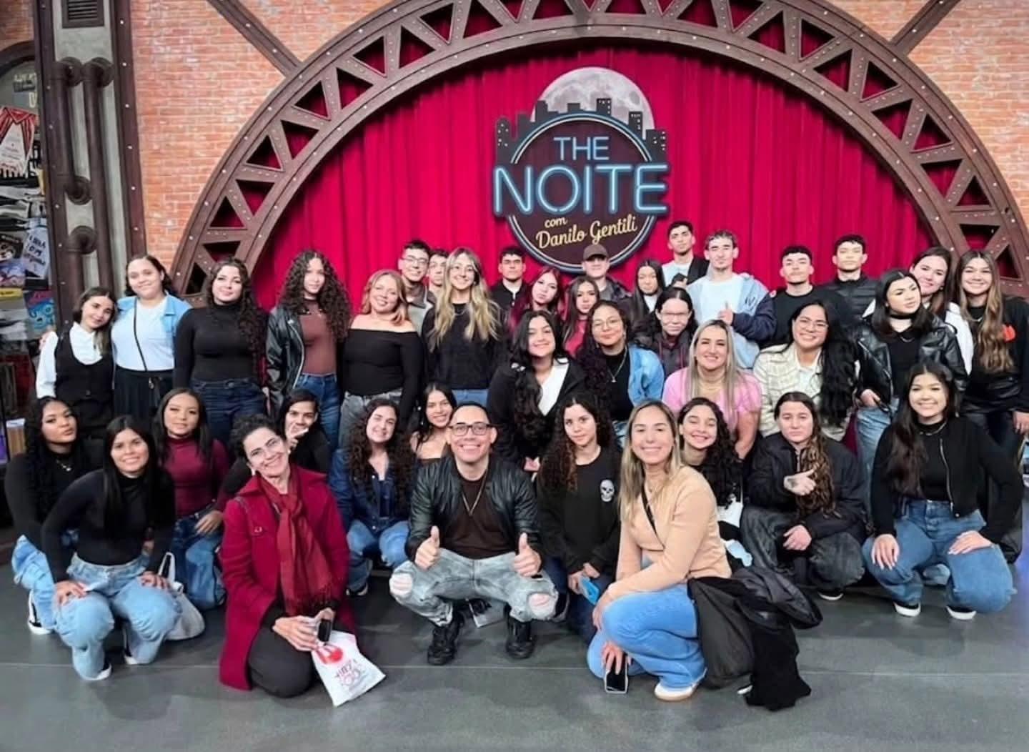 Projeto do Armel Miranda leva alunos para conhecer o SBT e assistir ao The Noite